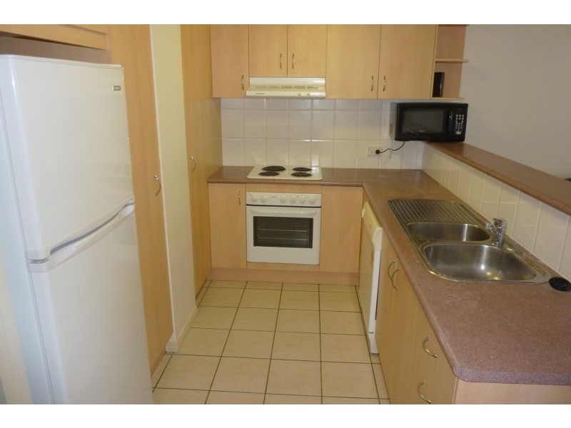 1/2 Broad St, Labrador QLD 4215
