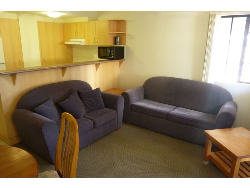 1/2 Broad St, Labrador QLD 4215