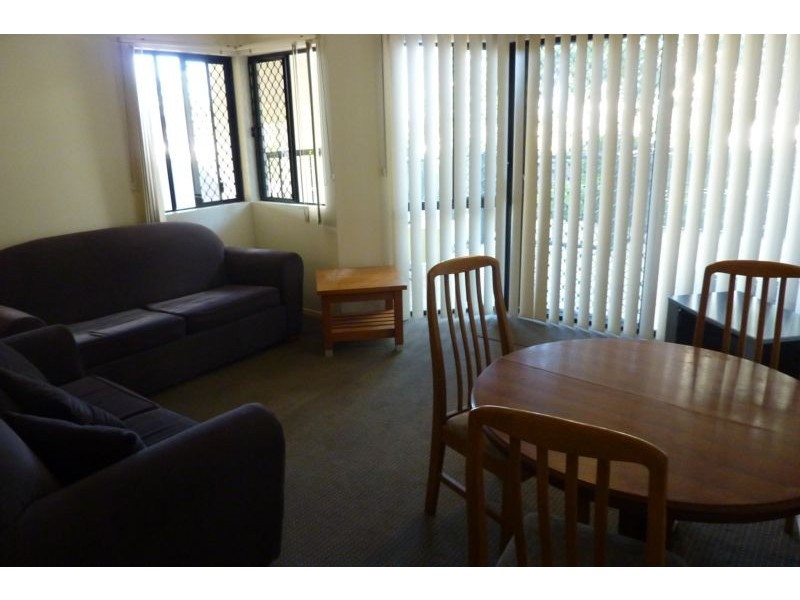 1/2 Broad St, Labrador QLD 4215
