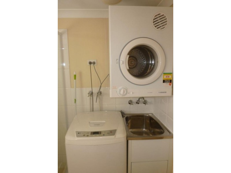9/2 Broad St, Labrador QLD 4215