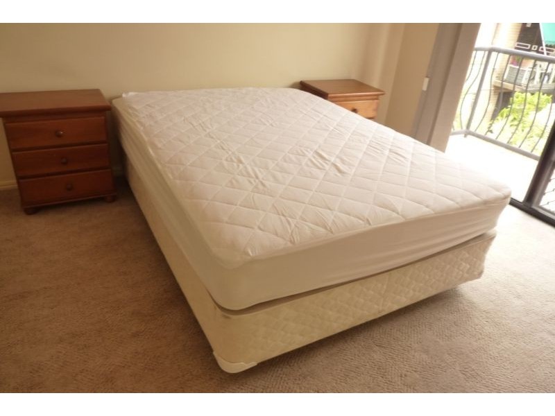 9/2 Broad St, Labrador QLD 4215