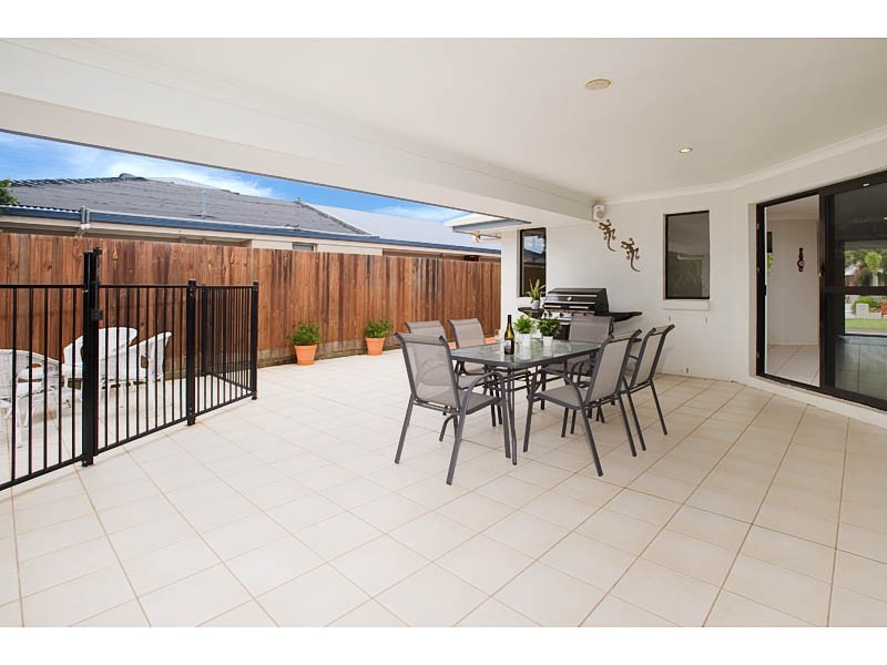 25 Trafalgar Vale Avenue, Wellington Point QLD 4160