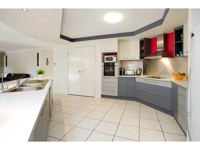25 Trafalgar Vale Avenue, Wellington Point QLD 4160