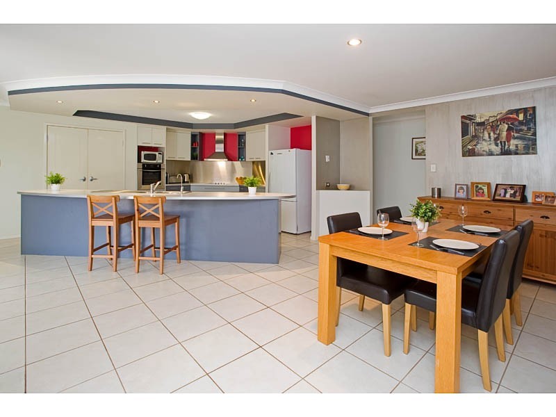 25 Trafalgar Vale Avenue, Wellington Point QLD 4160