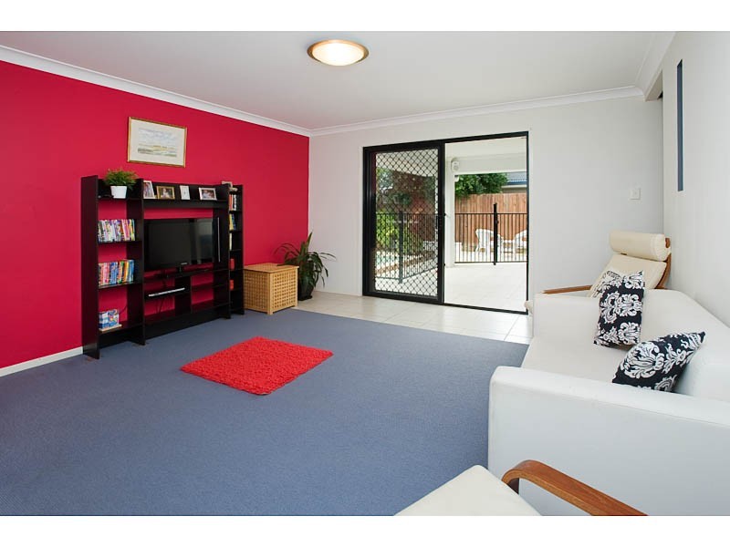 25 Trafalgar Vale Avenue, Wellington Point QLD 4160