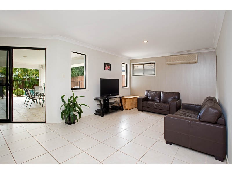 25 Trafalgar Vale Avenue, Wellington Point QLD 4160