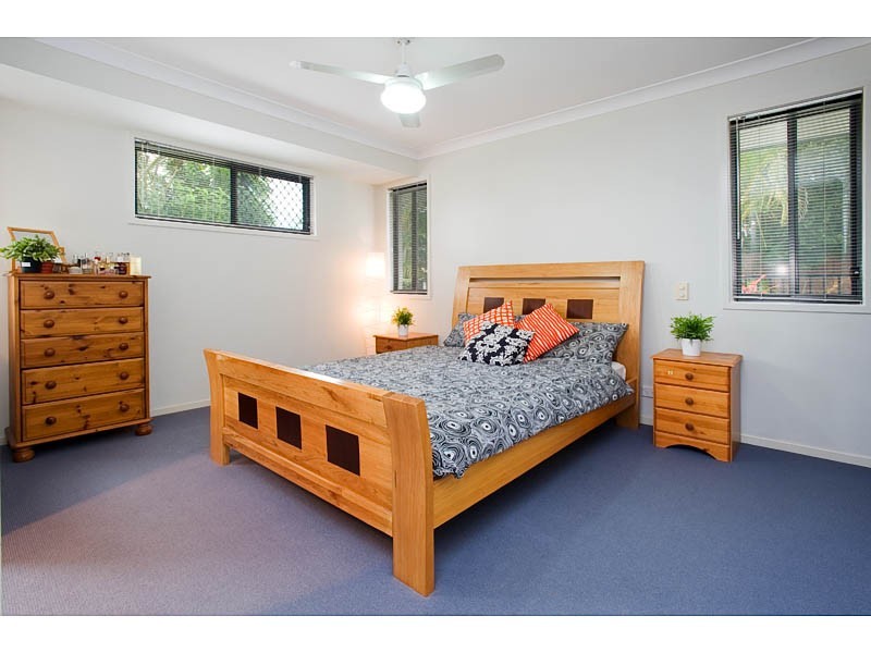 25 Trafalgar Vale Avenue, Wellington Point QLD 4160