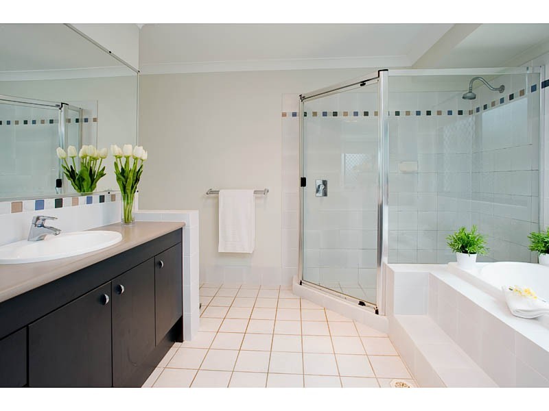 25 Trafalgar Vale Avenue, Wellington Point QLD 4160