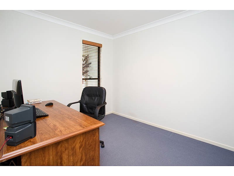 25 Trafalgar Vale Avenue, Wellington Point QLD 4160