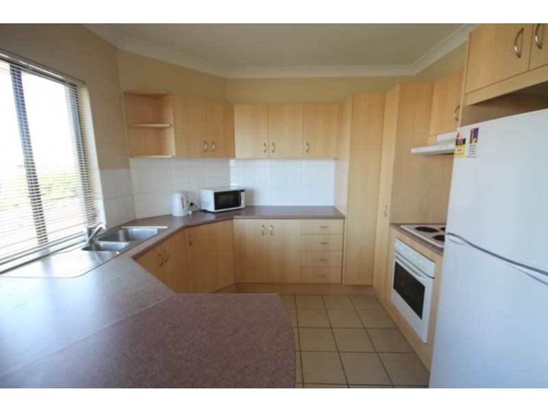 14/2 Broad St, Labrador QLD 4215