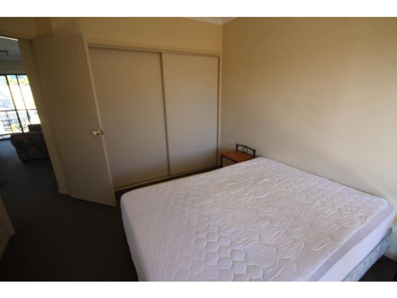 14/2 Broad St, Labrador QLD 4215