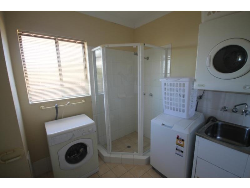 14/2 Broad St, Labrador QLD 4215