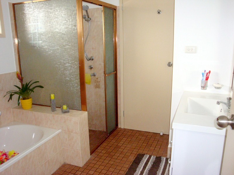 2 Frances Street, Victoria Point QLD 4165