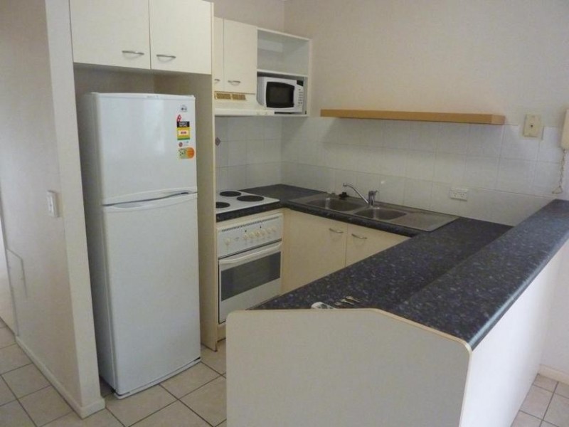 12/14 Spendelove St, Southport QLD 4215