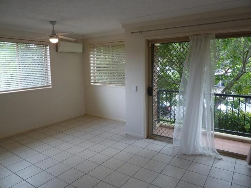 12/14 Spendelove St, Southport QLD 4215