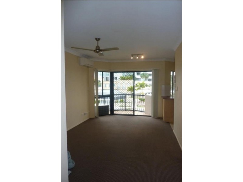 4/2 Broad St, Labrador QLD 4215