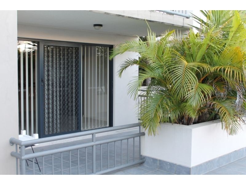 5/48 Lenneberg St, Southport QLD 4215