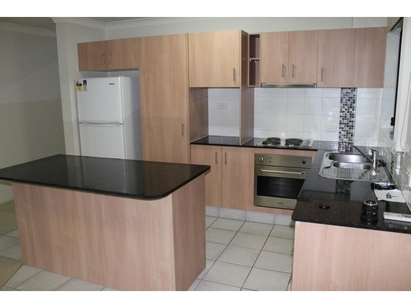 5/48 Lenneberg St, Southport QLD 4215