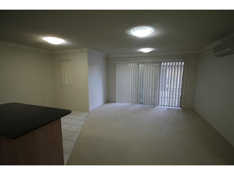 5/48 Lenneberg St, Southport QLD 4215
