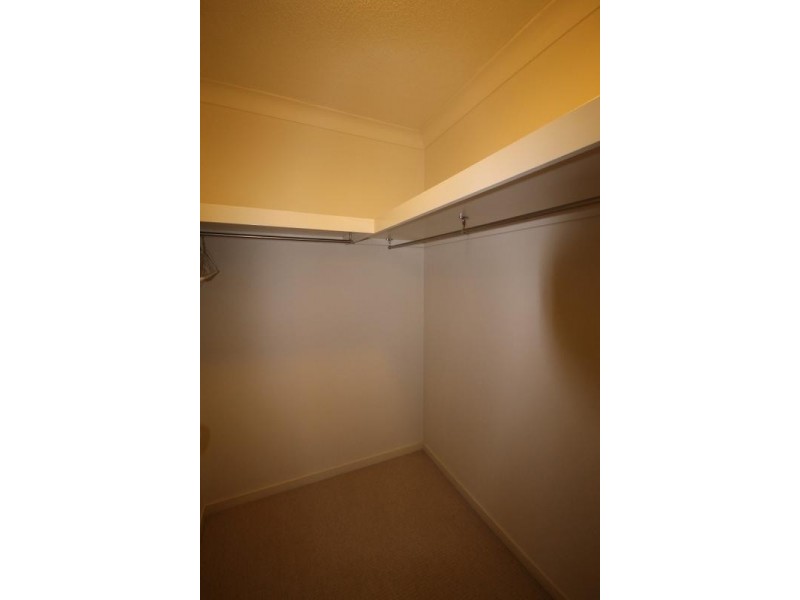 5/48 Lenneberg St, Southport QLD 4215