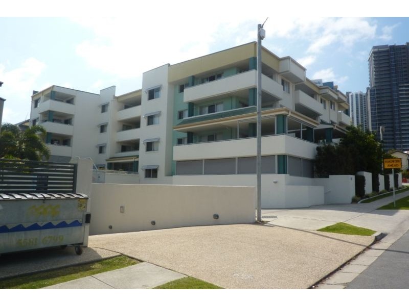 3/52 Queen St, Southport QLD 4215