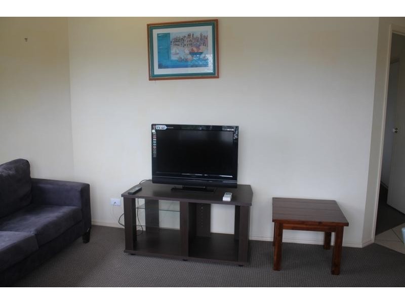 5/2 Broad St, Labrador QLD 4215