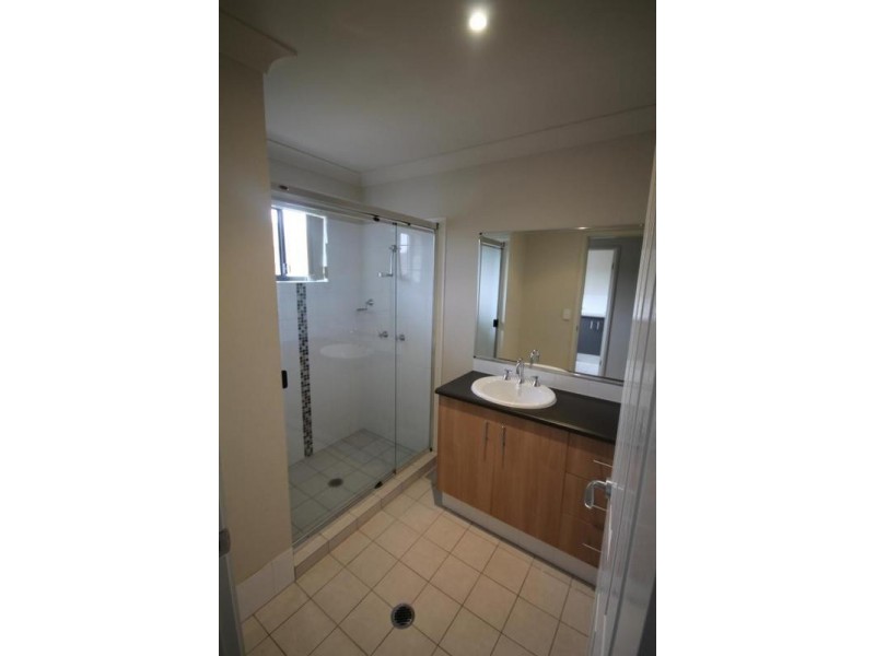 13/48 Lenneberg St, Southport QLD 4215