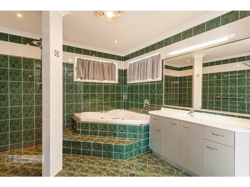 276 Queens Esplanade, Thorneside QLD 4158