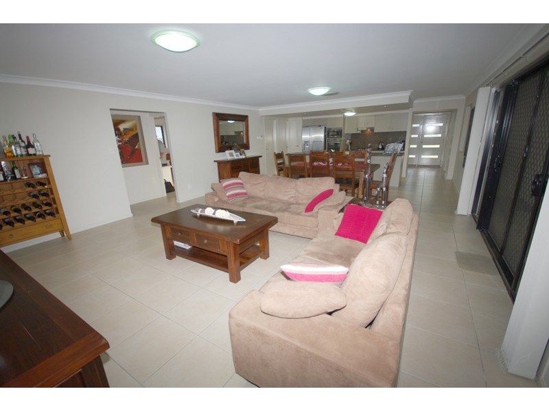 9 Village Drive, Mount Cotton QLD 4165