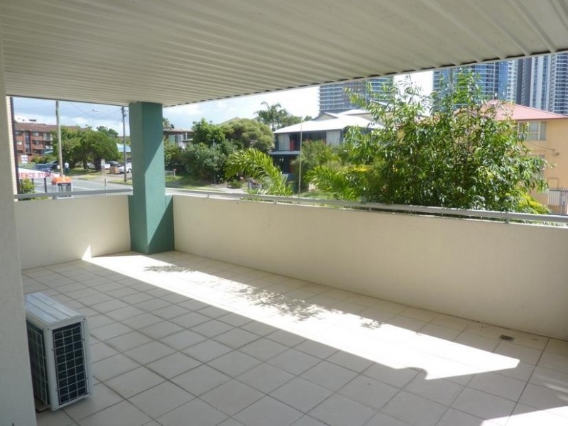 8/52 Queen St, Southport QLD 4215