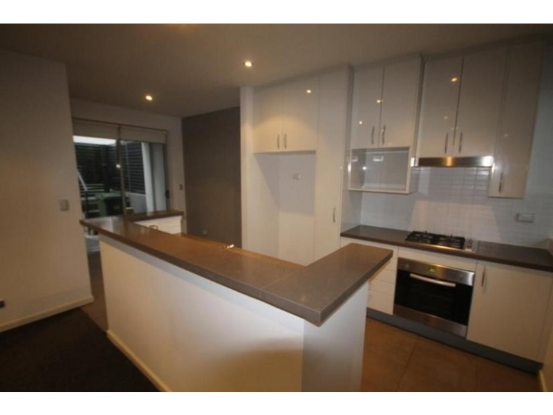 11 Como Cr, Southport QLD 4215