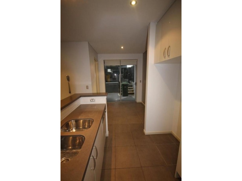 11 Como Cr, Southport QLD 4215