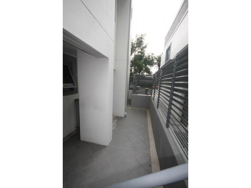 11 Como Cr, Southport QLD 4215