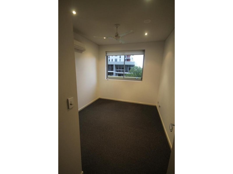 11 Como Cr, Southport QLD 4215