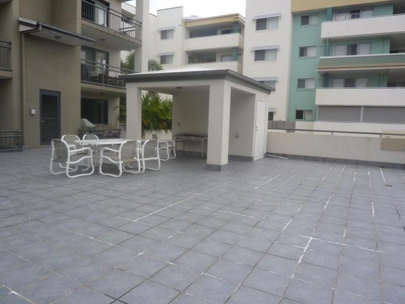 14/48 Lenneberg St, Southport QLD 4215