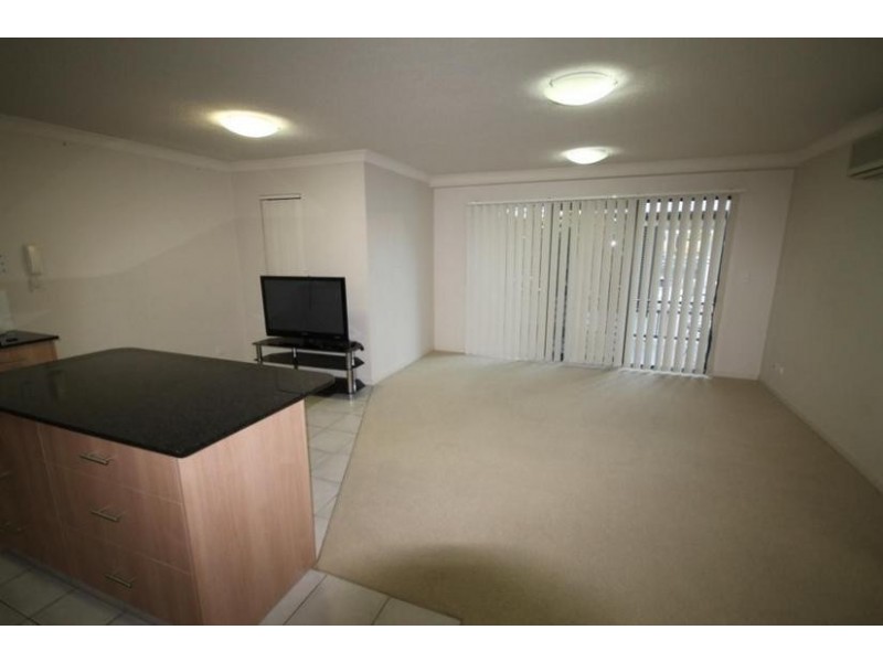 Lot 10, 10/48 Lenneberg St, Southport QLD 4215
