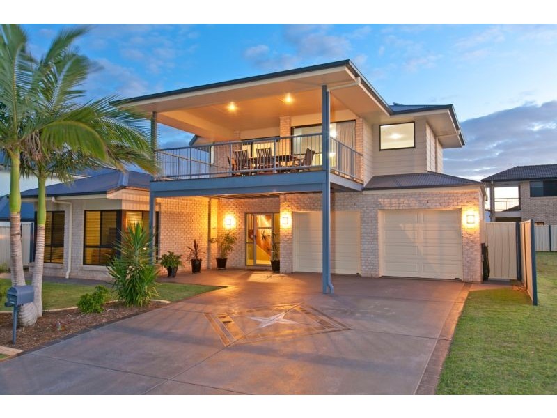 84 Penzance Drive, Redland Bay QLD 4165