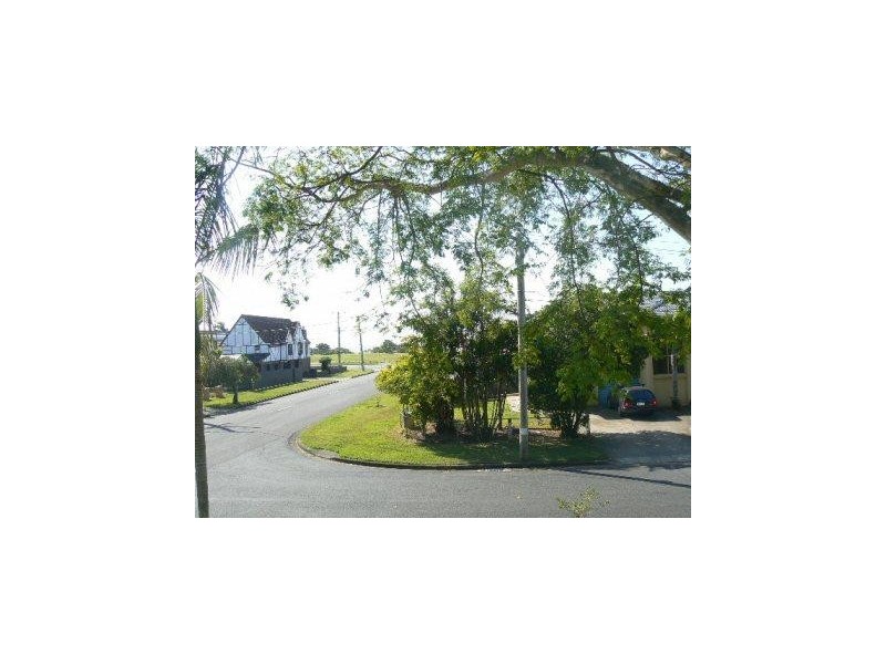 1 Mala Crescent, Birkdale QLD 4159