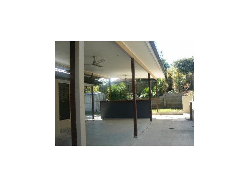 15 Chinnock Court, Alexandra Hills QLD 4161