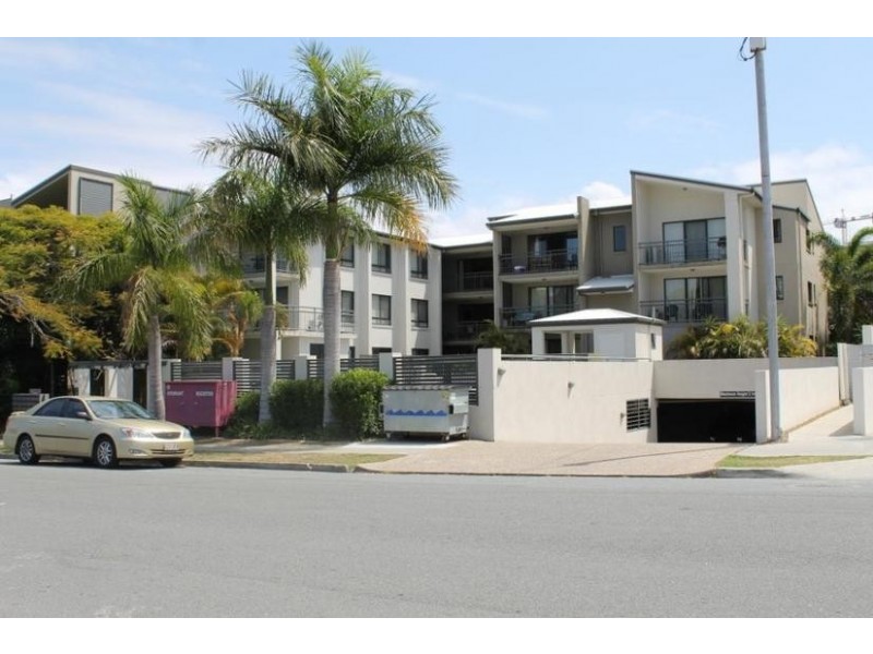 Lot 3, 3/48 Lenneberg St, Southport QLD 4215