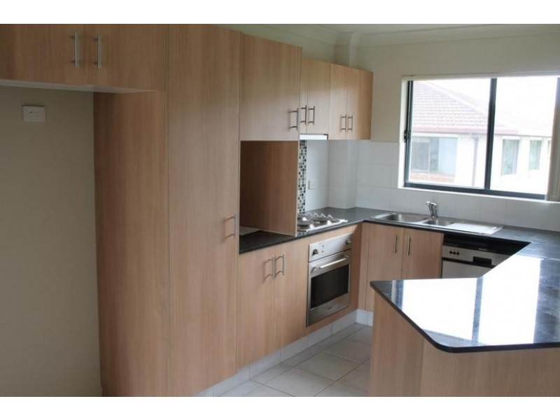 Lot 3, 3/48 Lenneberg St, Southport QLD 4215