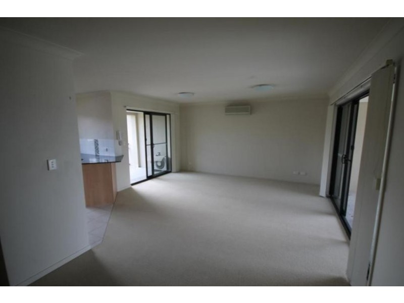 Lot 3, 3/48 Lenneberg St, Southport QLD 4215