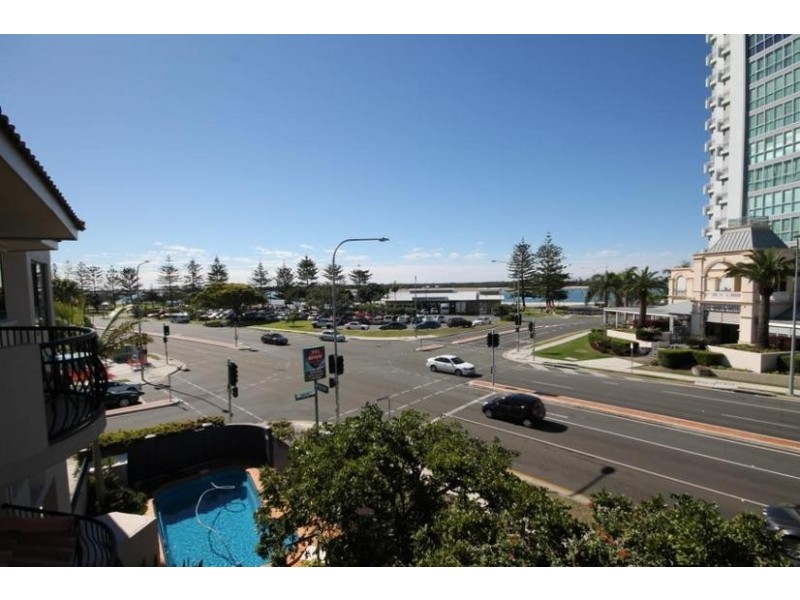 14/2 Broad St, Labrador QLD 4215