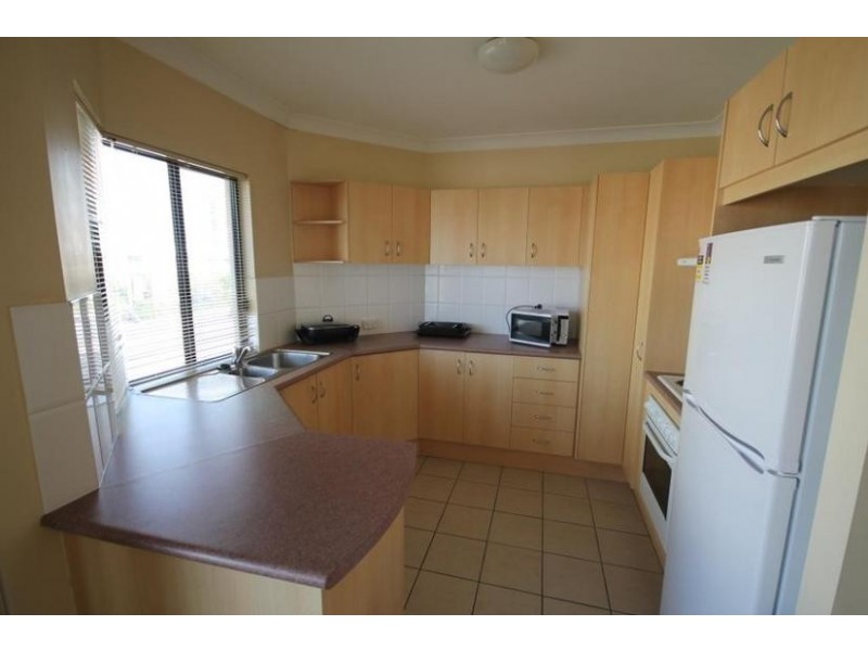 14/2 Broad St, Labrador QLD 4215