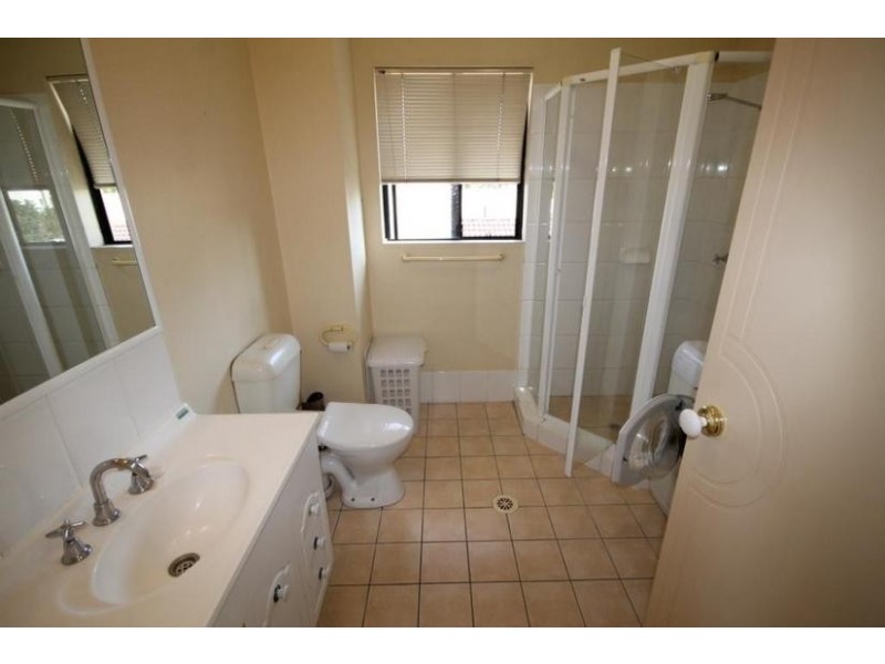 14/2 Broad St, Labrador QLD 4215