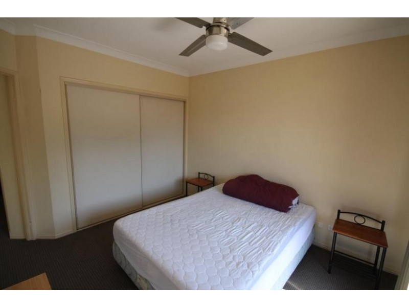 14/2 Broad St, Labrador QLD 4215