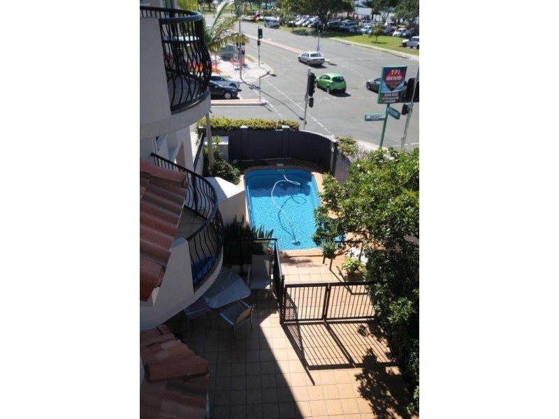 14/2 Broad St, Labrador QLD 4215