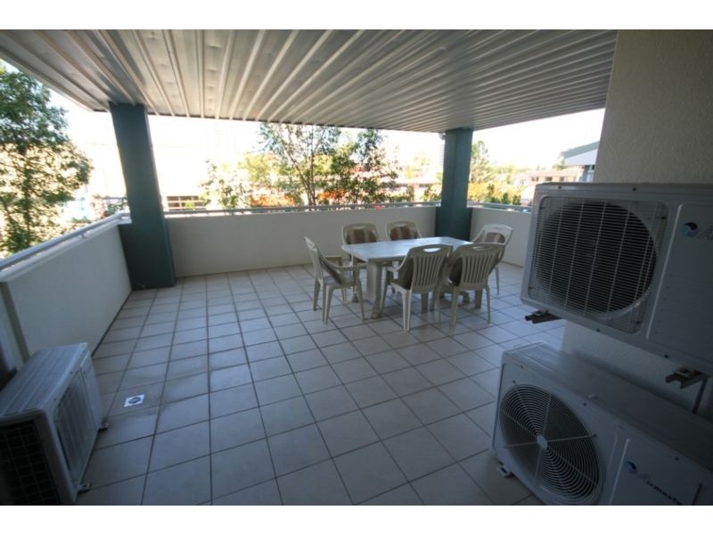 11/52 Queen St, Southport QLD 4215