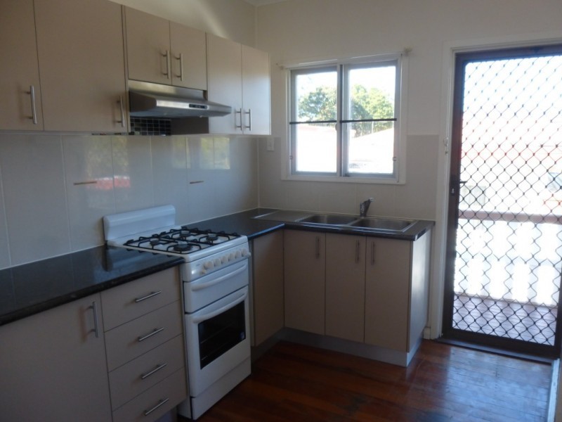 2/6 Boongall Road, Camp Hill QLD 4152