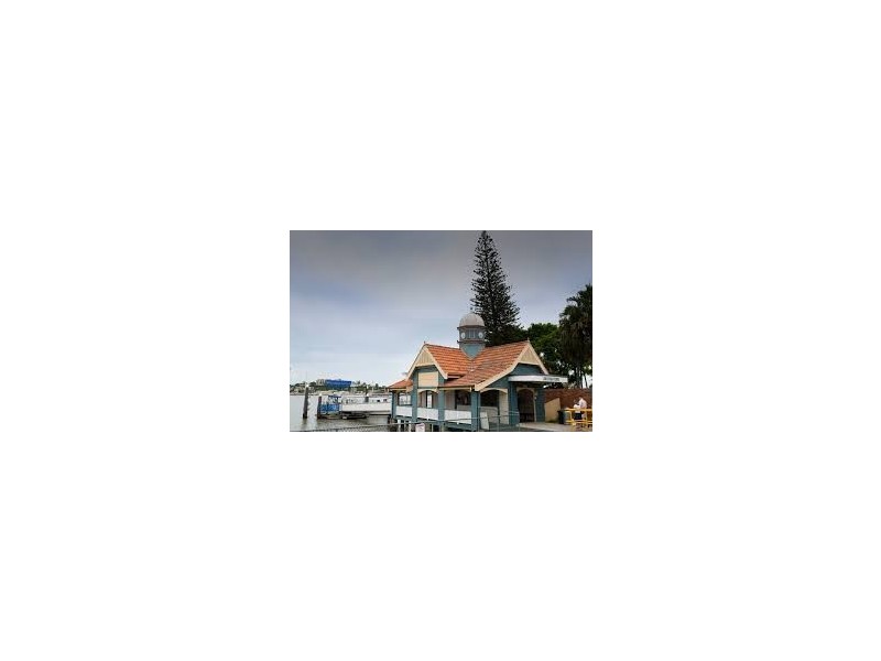 25 Mullens Street, Hawthorne QLD 4171